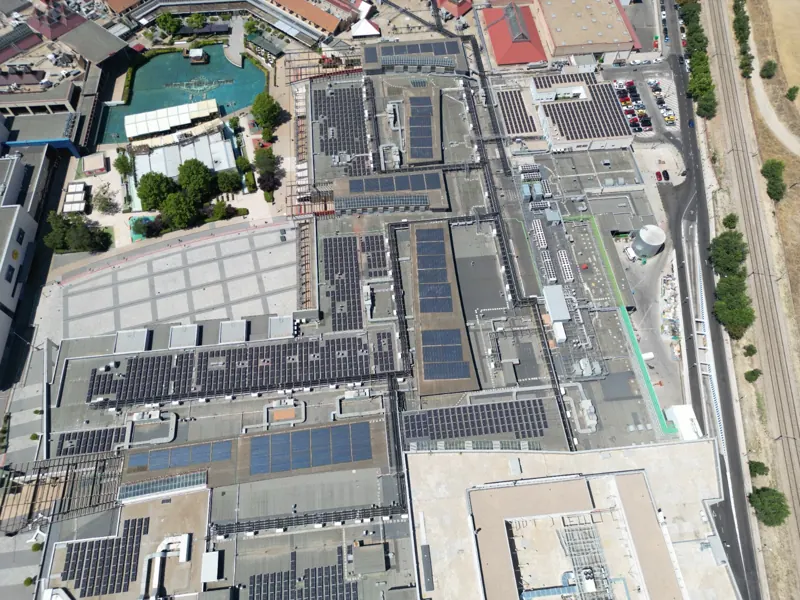 Centro comercial Parquesur en Leganés con fotovoltaica en cubierta